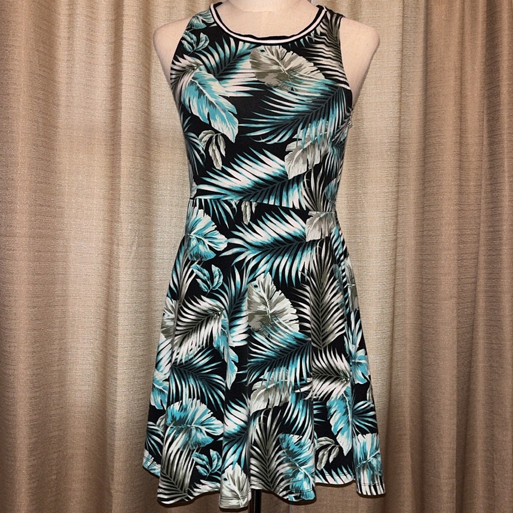 Victorias Secret PINK Leaf Print Skater Dress Womens Medium Black Green White